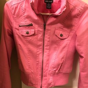 Sporty lightweight jacket